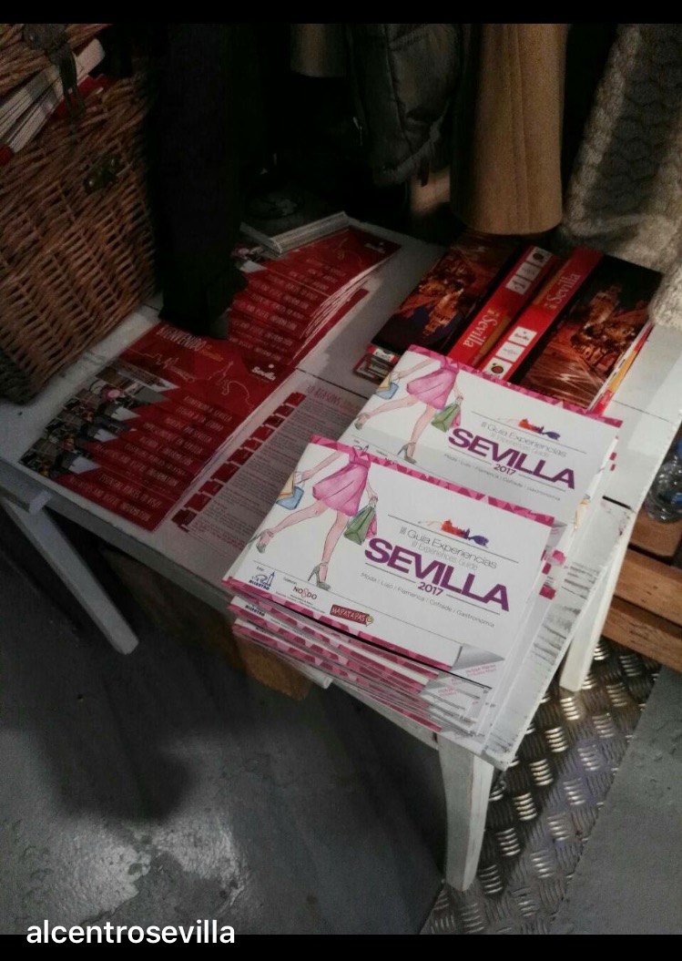 Presentación de la guía Sevilla Shopping por parte de Alcentro, asociado de APROCOM