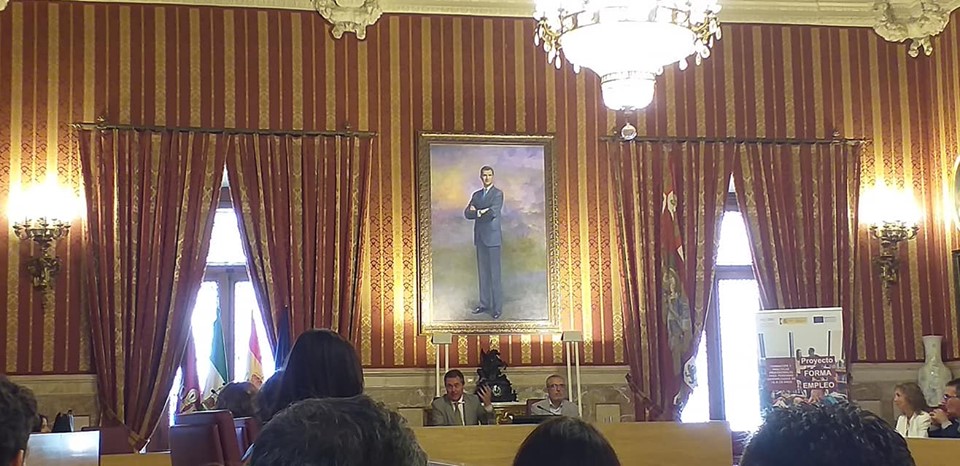 Aprocom asiste a la clausura del Programa Forma Empleo POEJ, en el que han colaborado varios comercios asociados.