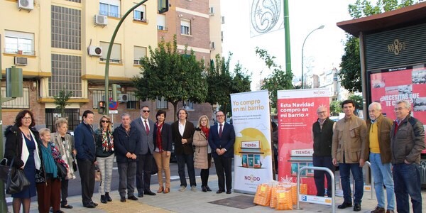 Aprocom asiste a la presentación de la campaña del Ayuntamiento de Sevilla de apoyo y promoción del comercio de proximidad y fomento del consumo en estos establecimientos para la Navidad