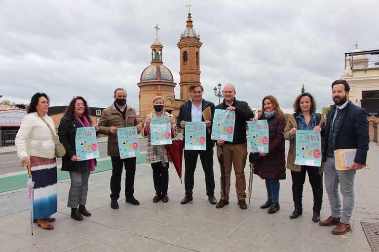 Aprocom asiste junto a la Asociación de Comerciantes de Triana y el Ayuntamiento a la presentación de la campaña para incentivar el consumo en el barrio