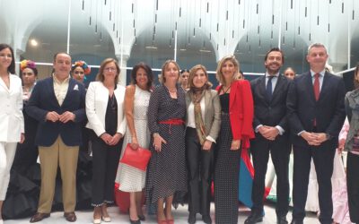 CaixaBank organiza el evento “Caixabank se viste de Feria”, un homenaje a las mujeres emprendedoras, amenizado con un desfile de moda flamenca