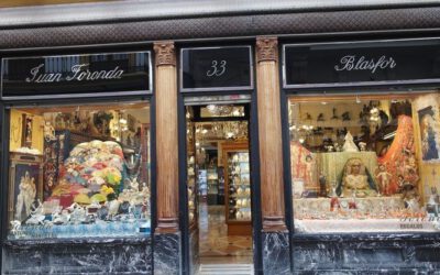 Juan Foronda, en la revista Tribuna Andalucía, apunta a la necesaria especialización del sector comercial y la apuesta por los establecimientos emblemáticos.