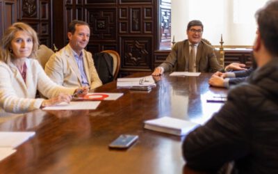 Aprocom asiste a la reunión con el Delegado de Comercio en la que se informa sobre las campañas de BonoSevilla que se desarrollarán este año