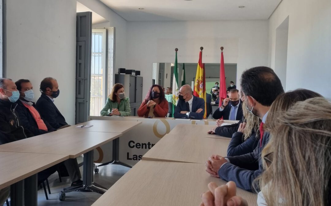 Aprocom asiste, junto a la Asociación de Comerciantes de Triana y Alcentro, a la presentación por parte del Alcalde de la estrategia de trabajo de iniciativas de apoyo al comercio de Triana y Casco Antiguo