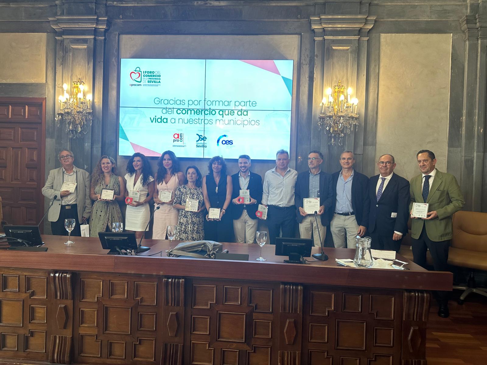 El primer foro de comercio sevillano destaca su papel como «motor económico y social»